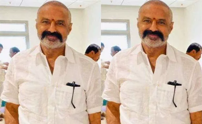 Nandamuri Balakrishna New Look Viral In Social Media - Sakshi