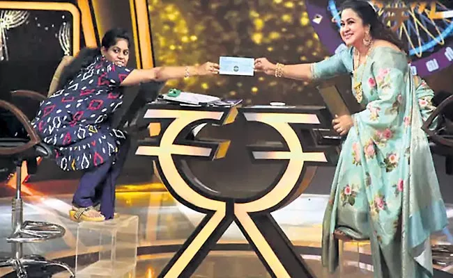 Kousalya Kharthika Wins One Crore On KBC Tamil Kodeeswari Game Show - Sakshi