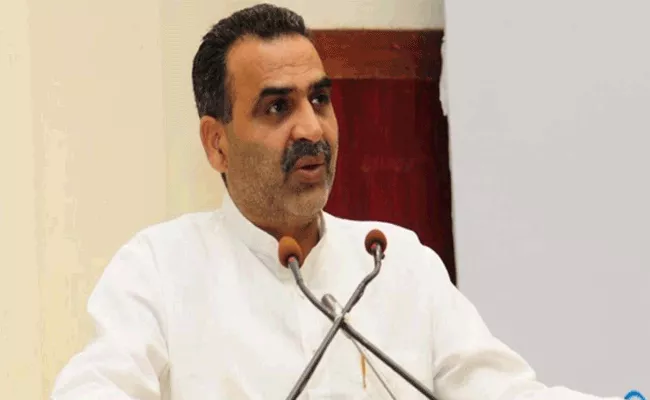 Sanjeev Balyan Says Only One Cure For Jamia And JNU Students - Sakshi