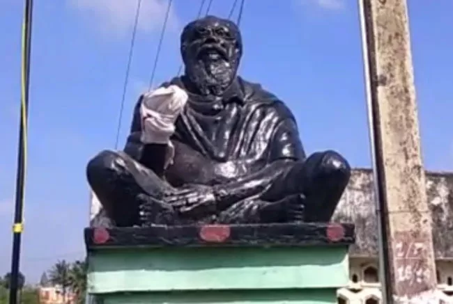 Periyar Statue Vandalised Near Chengalpattu in Tamil Nadu - Sakshi