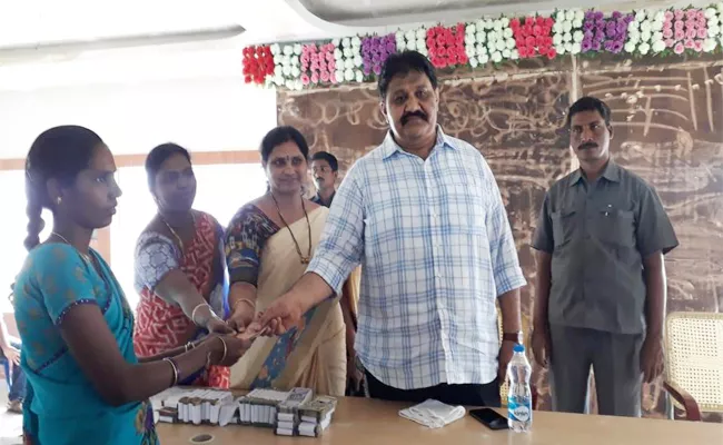 MLA Rachamallu Shivaprasad Reddy Return to Money in Aadharana Scheme - Sakshi