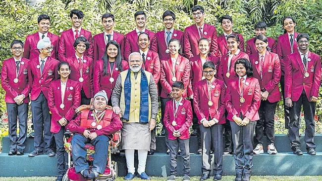 PM Modi meets Pradhan Mantri Rashtriiya Bal Puraskar 2020 awardees - Sakshi