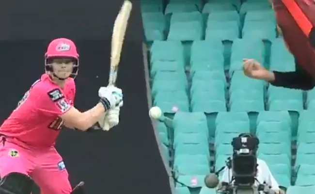 Smith Unbeaten Half Century Helps Sydney Sixers's Win - Sakshi