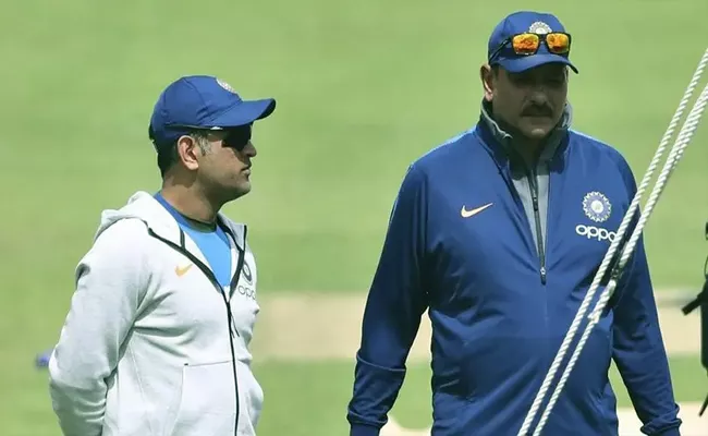 Ravi Shastri Comments About MS Dhoni About His Future Cricket - Sakshi