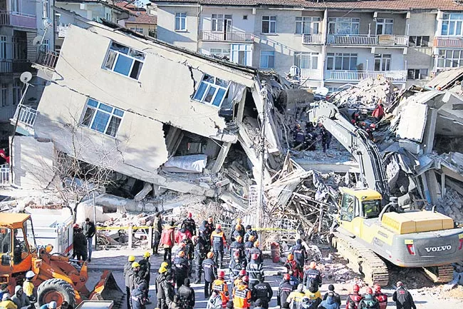 Death toll rises to 22 in eastern Turkey earthquake - Sakshi