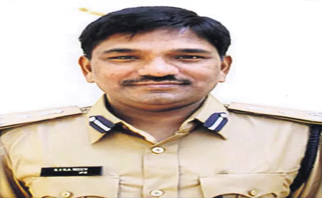 President Police Medal for Vigilance DG Rajendranath Reddy - Sakshi