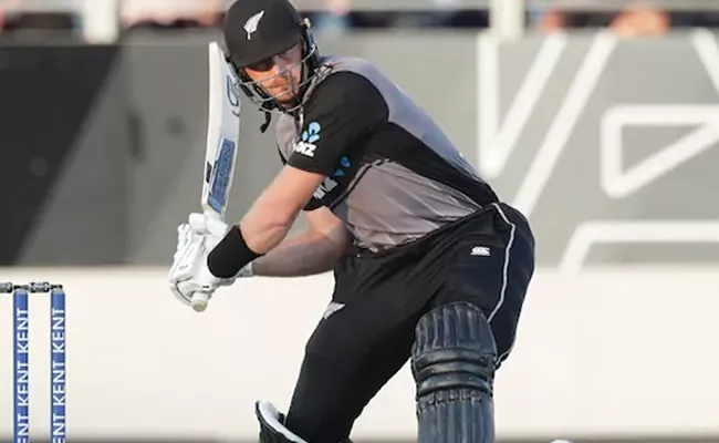 Martin Guptill Praises Jasprit Bumrah - Sakshi