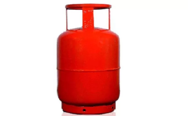 Gas Agencies Gambling With LPG Connection Hyderabad - Sakshi