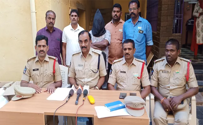 Gutka Marijuana Gang Arrested in PSR Nellore - Sakshi