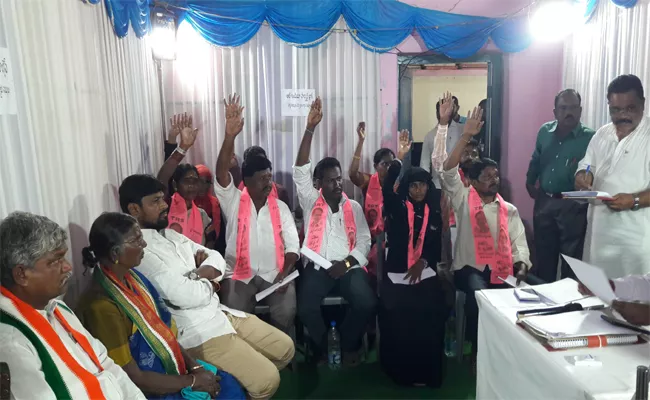 TRS Strategies Workout In Jogulamba Gadwal Municipal Elections - Sakshi