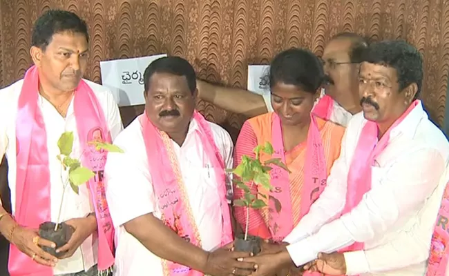 TRS Party Won The Nereducherla Municipal Chairman Post - Sakshi