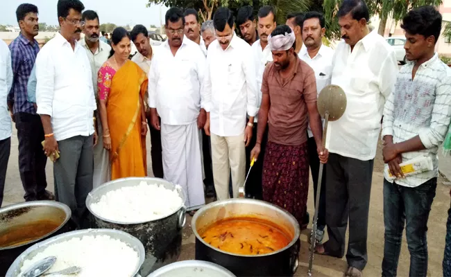 Kapu Ramchandra Reddy Visit Gurukul School Anantapur - Sakshi