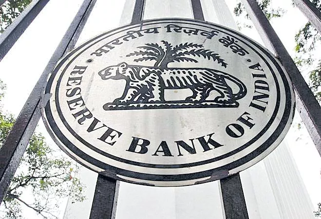 RBI announces special OMO of Rs 10,000 crore on Jan 6 - Sakshi