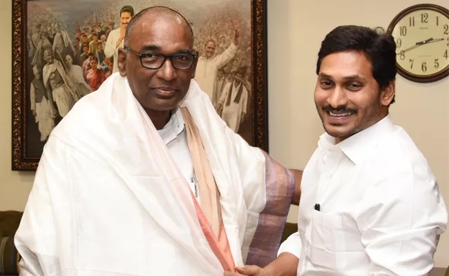 Justice Jasti Chelameswar Meets CM YS Jagan Mohan Reddy - Sakshi