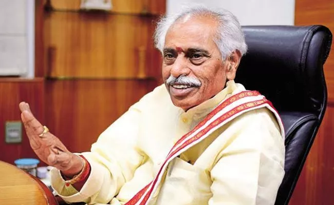 Himachal Governor Bandaru Dattatreya Visits Krushi Vignana kendram In medak - Sakshi