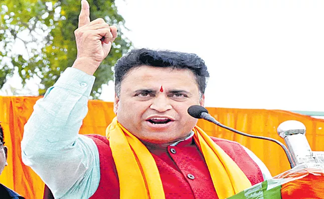 BJP Leader Sunil Deodhar Questions KCR Over Citizenship Amendment Act - Sakshi