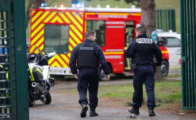 French Police Shoot Man Dead Near Paris - Sakshi