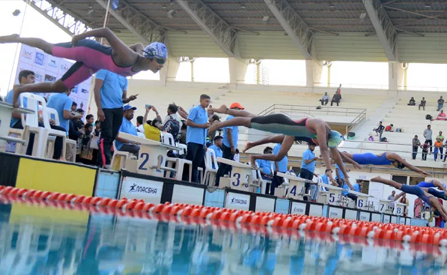 Telangana Swimmers Got 9 Medals In South Zone Junior Aquatics Championships - Sakshi