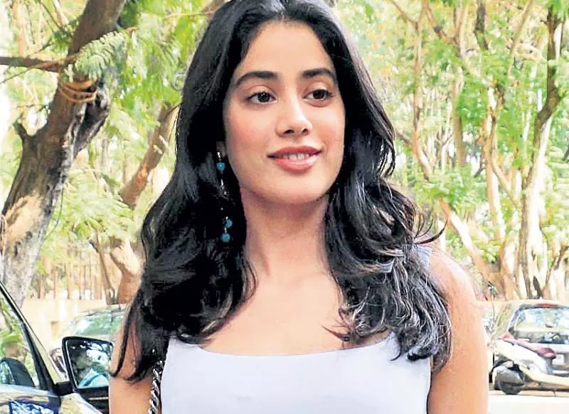 Janhvi Kapoor learning Kathak and Urdu for Karan Johar film - Sakshi