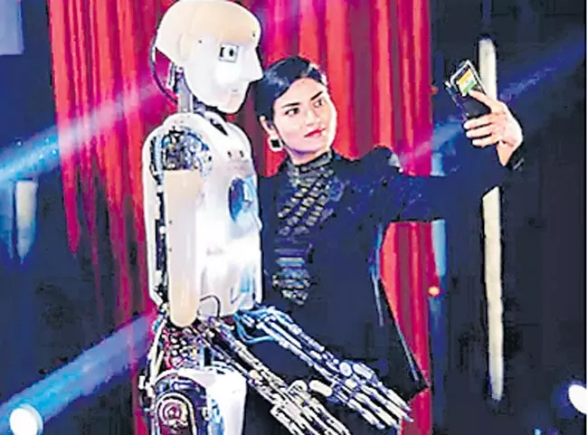 world is first actor robot says he is a fan of Big B - Sakshi