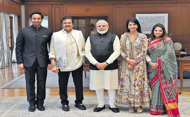 Mohan Babu Family Met PM Narendra Modi - Sakshi