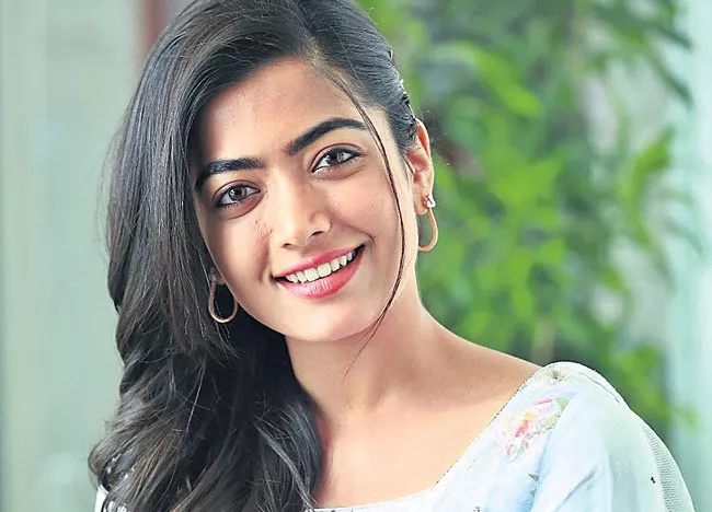 Rashmika Mandanna speech At Sarileru Neekevvaru Movie - Sakshi