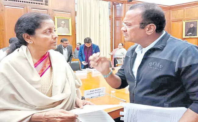 Komatireddy Venkat Reddy Requests Nirmala Sitharaman To Sanction Funds - Sakshi