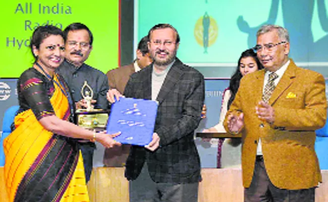 Yoga Diwas Media Awards Presented To 30 Media Houses For Promoting Yoga - Sakshi