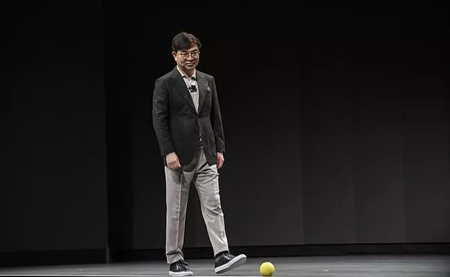 A Small Robot In Form Of Ball Was Unveiled By Samsung Electronics - Sakshi