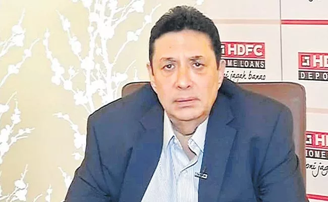 Risk Averse Attitude Hits Growth Says Keki Mistry - Sakshi