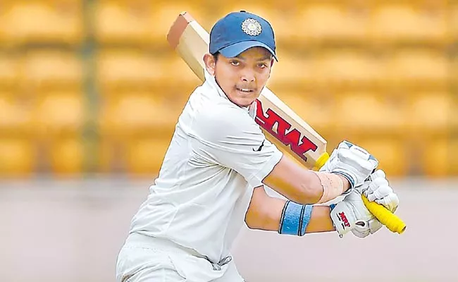 Prithvi Shaw Accused For Leading Poor Lifestyle After Ranji Trophy Injury - Sakshi