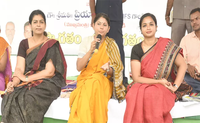 Smitha Sabharwal Visit Mahabubnagar And Wanaparthy - Sakshi