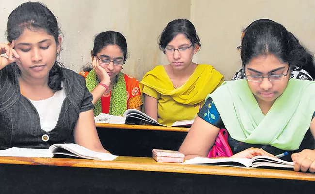 New Courses In Degree For Upcoming Students In Telangana - Sakshi