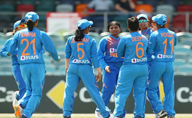 Indian Womens Team Will Play In Triseries Final - Sakshi