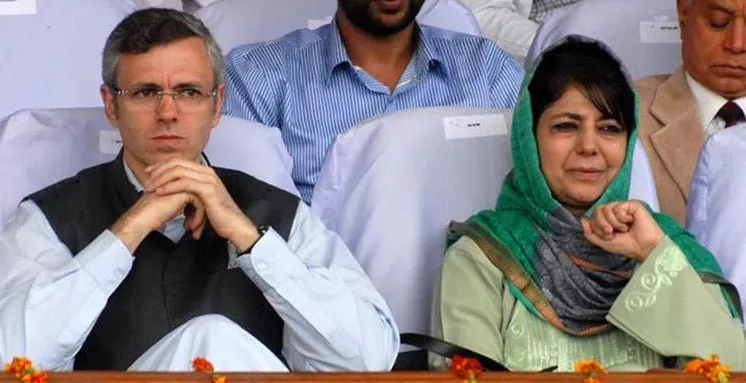 Omar Abdullah, Mehbooba Mufti booked under Public Safety Act - Sakshi