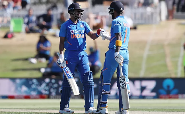 India Vs New Zealand 3rd ODI India Set 297 Runs Target To Kiwis - Sakshi