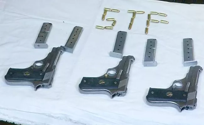 Guns And Weapons Smuggling Gang Arrest in Hyderabad - Sakshi