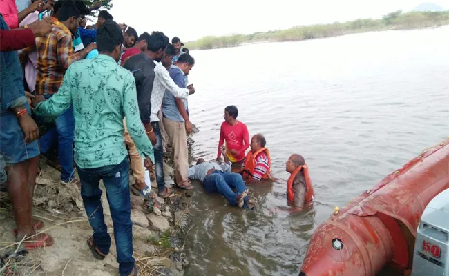 Wife And Lover Suicide Attempt Husband Died in Prakasam - Sakshi