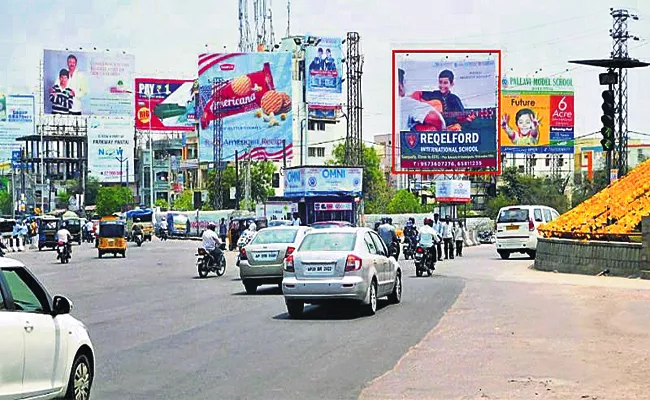 HMDA Focus on Iconic Board Walk in Uppal Junction - Sakshi