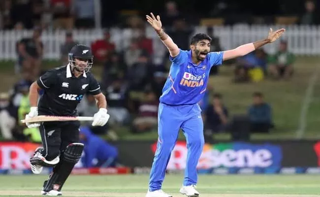 Kane Williamson Supports Jasprit Bumrah About Failure In Bowling - Sakshi