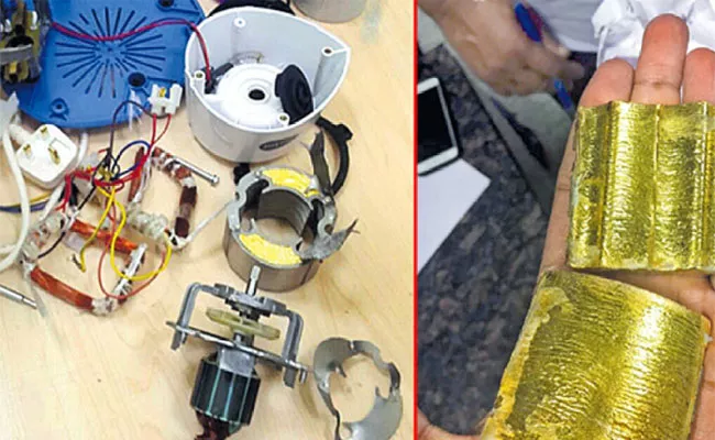 Passenger Conceals Gold In Mixer Grinder - Sakshi