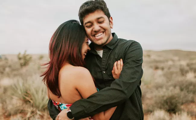 Happy Hug Day 2020: How to Wish Your Girl Friend, Boy Friend in Telugu - Sakshi