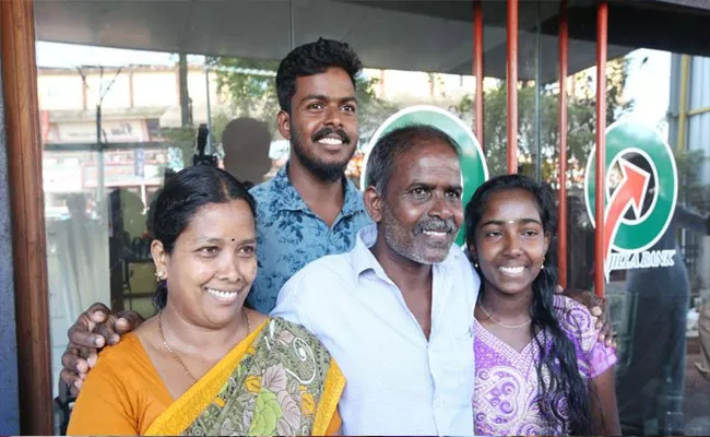 Kerala Labourer Wins Rs 12 Crore Lottery - Sakshi