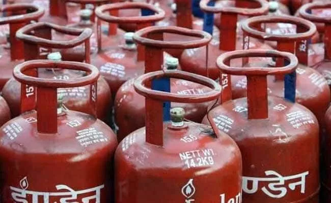 Non Subsidised LPG Rate Hiked In Metros - Sakshi