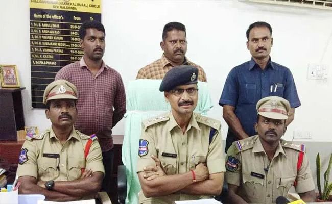 Police Solves The Murder Case Mystery In Nalgonda - Sakshi