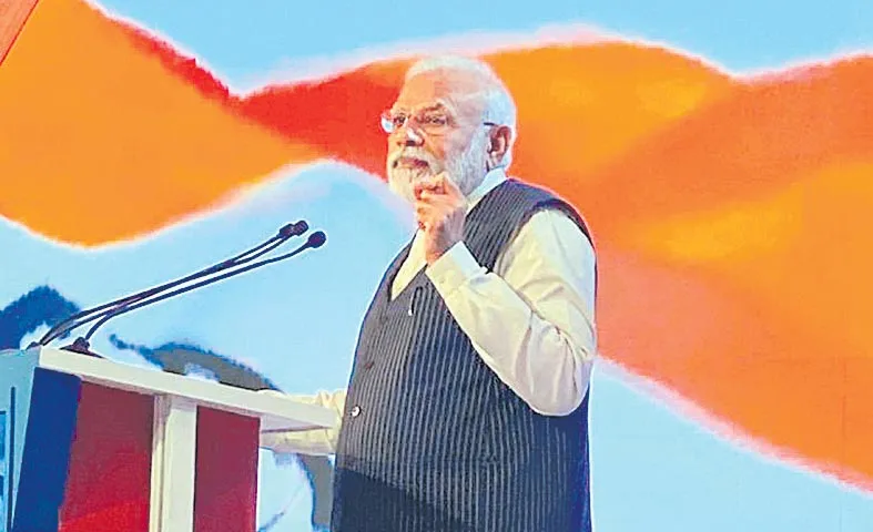 Pay taxes for India is development says PM Narendra Modi - Sakshi