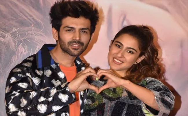 Censor Board Cuts Sara Ali Khan And Kartik Aaryan Kissing Scenes In Love Aaj Kal - Sakshi