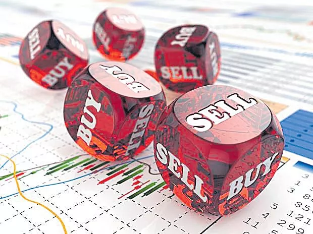 Stocks close lower amid rise in coronavirus outbreak - Sakshi