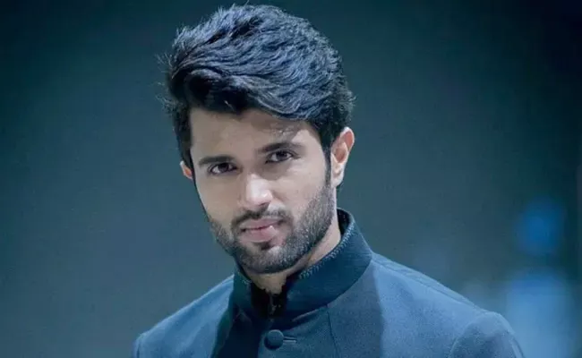 Vijay Devarakonda Says He Love Social Media Trolls - Sakshi