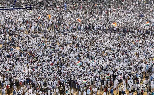 Protests Against CAA NRC NPR In Azad Maidan Maharashtra - Sakshi